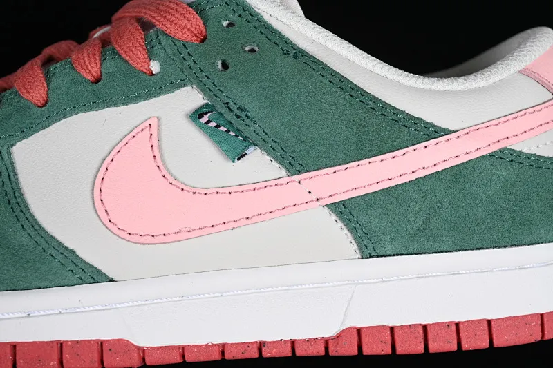 All Categories Nk SB Dunk Series Nk SB Dunk Low Low-top sneakers Nk Dunk Low "All Petals United" Sonorous Rose SB low-top casual sneakers FN8923-061